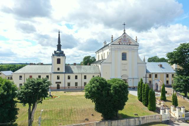 Parafia pw. Najświętszej Maryi Panny wraz z klasztorem 
